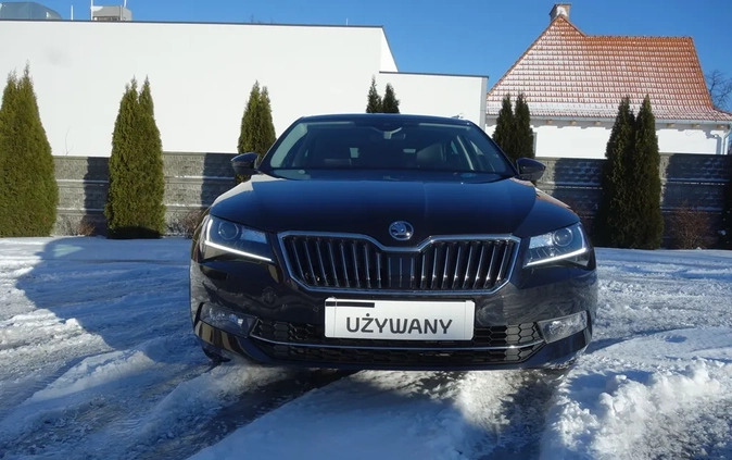 Skoda Superb cena 105000 przebieg: 69700, rok produkcji 2017 z Radzymin małe 232